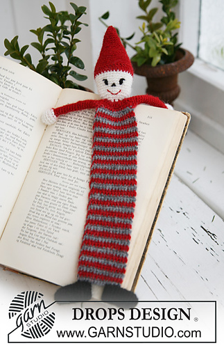 0-565 Crochet Christmas Santa book mark