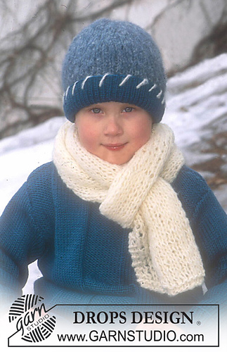 s12-29 Jumper, hat, and scarf