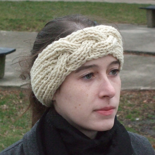 Single Rib Headband with Cables and Grafting