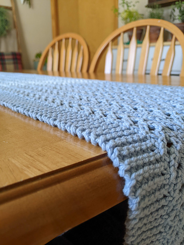 Gull Lace Table Runner