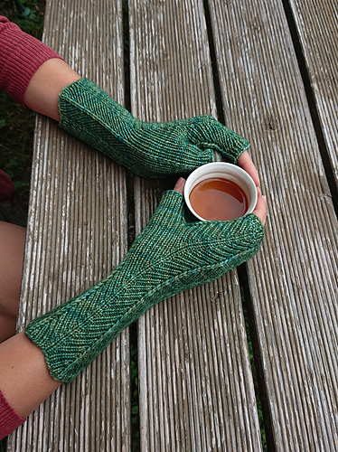 Alder Fingerless Mitts