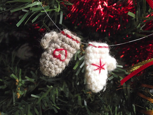 Really tiny mitten ornament