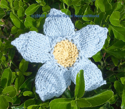 Knitted Linen Flowers