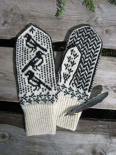 Magpie Mittens