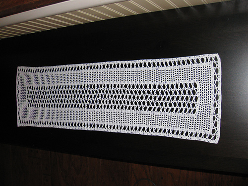 Lacet Table Runner #7001