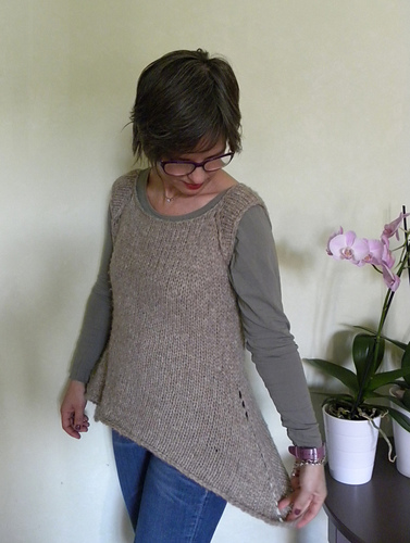 Rosa's Sleeveless Cardi -Jumper