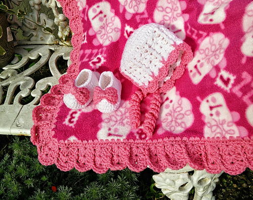 Sweet Shells Baby Bonnet and Edging