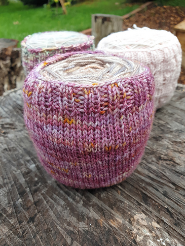 Easy Yarn Cozy