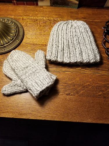 Family Mittens and Hats: Child’s Version