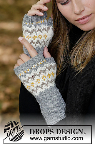 182-24 b Nanette Wrist warmers