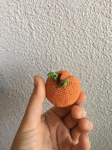 Peach Emoji Amigurumi