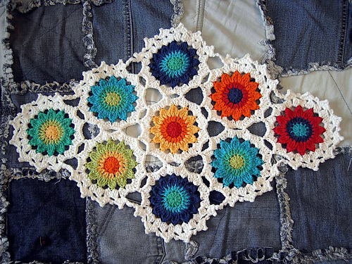Sunny Flowers Table Runner