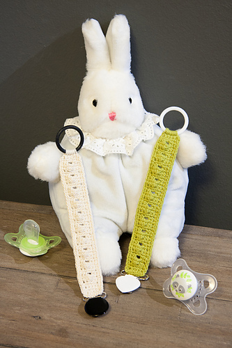 Pacifier clip