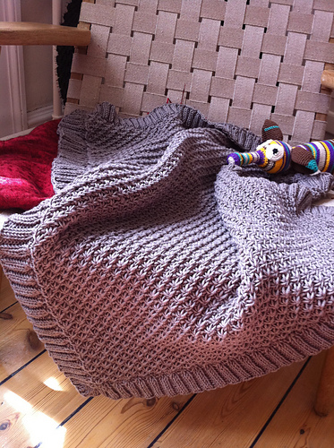 Babytæppe i daisy-stich/ Baby blanket in daisy stich