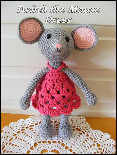 Dress for Twitch the Mouse