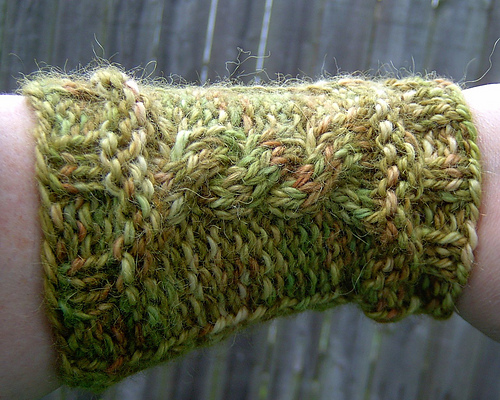 Twist on the Wrist Warmers