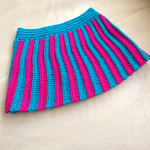 Girls pleated skirt