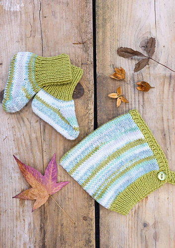 Bonnet and Booties - 7295