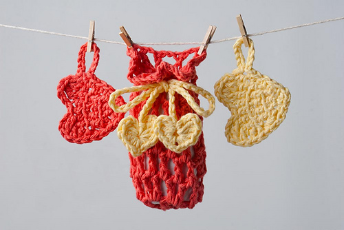 Hearts Bath Set: Scrubbie and a Soap Saver Bag