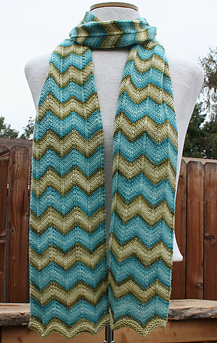 Simple Chevron Stripe Scarf