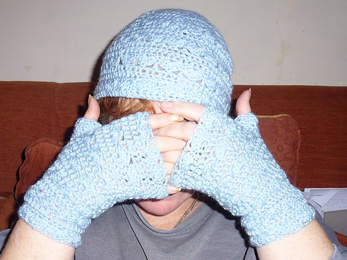 Suzies Hat & Fingerless Mitts