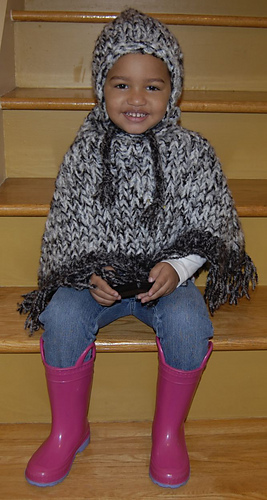 231 - Mini poncho, bonnet et moufles