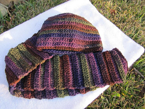 Circular Ridged Hat + Ridged Scarf