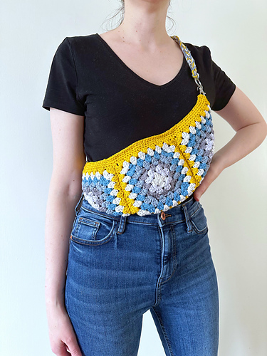 Classic Granny Square Body Bag