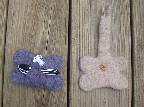 Earbud Buddy / Felted Cozy