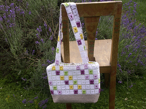 Flowering meadow bag