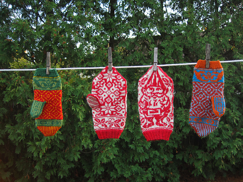 Garden Gnome Mittens