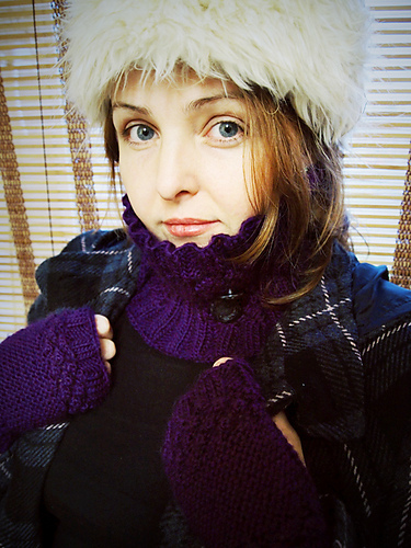Bramble Mitts & Snood