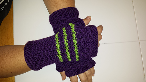 Ribbed Fingerless Mitts with Garter Trim