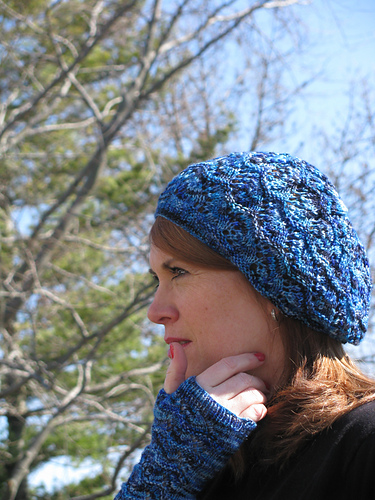 Naida Beret & Fingerless Gloves