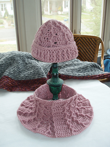 Herringbone Cowl and Hat