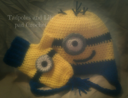 One Eyed Yellow Man Hat and Mittens (Minion Inspired)