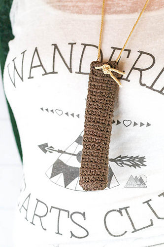 Hook Pouch Necklace