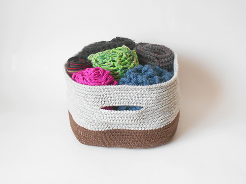 Bicolor basket