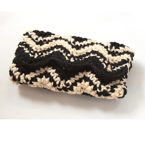 Riviera Ripple Clutch