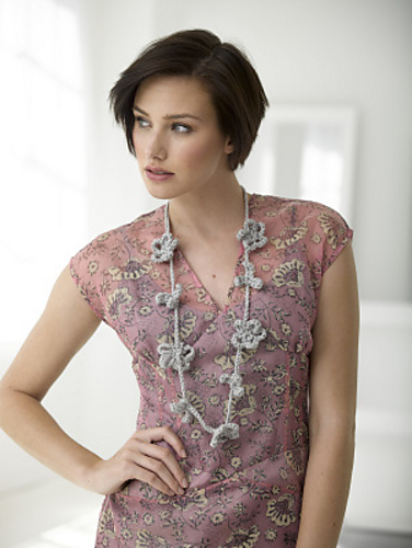 Flower Necklace / Glittering Flower Necklace