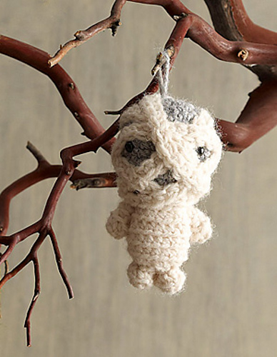Amigurumi Mummy Ornament