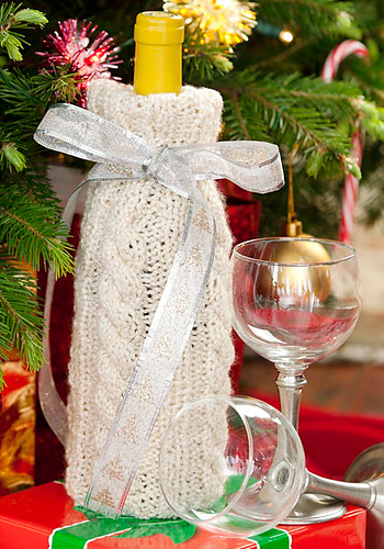 Cable Knit Wine Cover