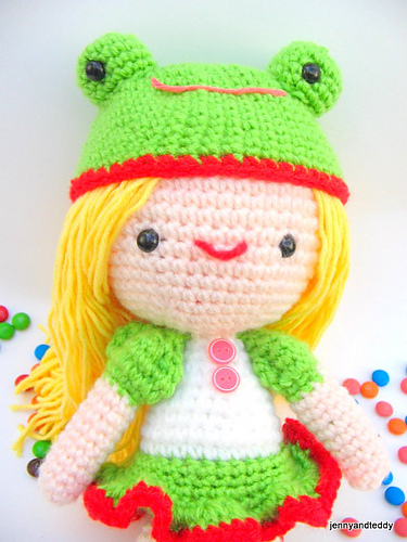 amigurumi frog girl with hat