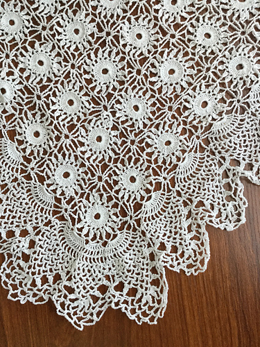 Pineapple Tablecloth #7859