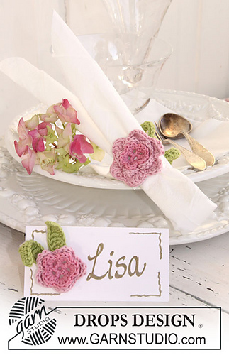 0-672 Crochet serviette and place card decoration
