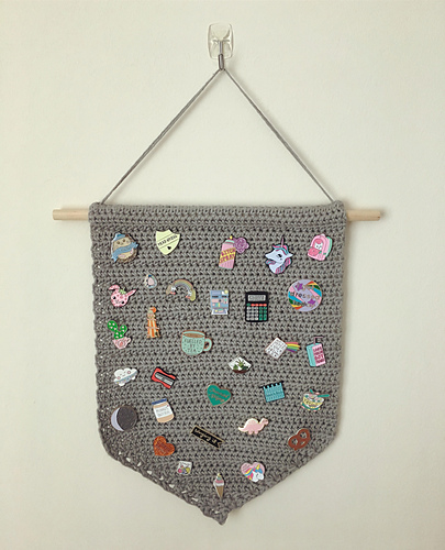 #pingamestrong Pin Badge Display