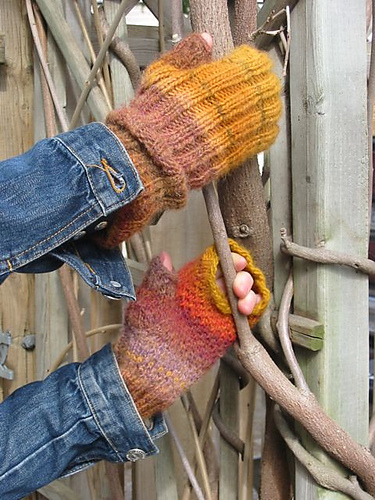 Carling Fingerless Mittens