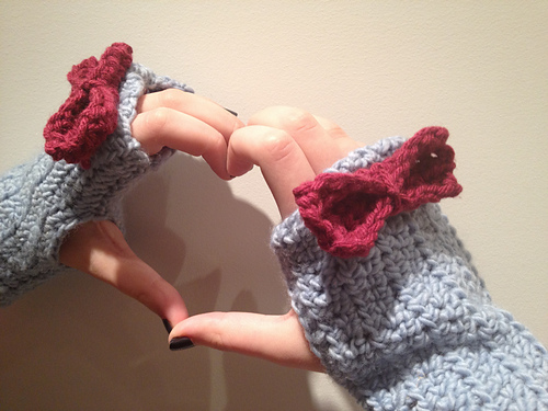 Fingerless Gloves With Bows