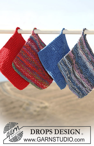 107-34 Knitted oven gloves/potholders