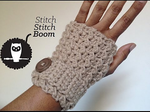 Moss stitch finger less gloves